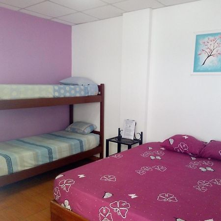 Residencial Santiago Habitaciones Hotel Bed & Break Fast โปซาดัส ภายนอก รูปภาพ