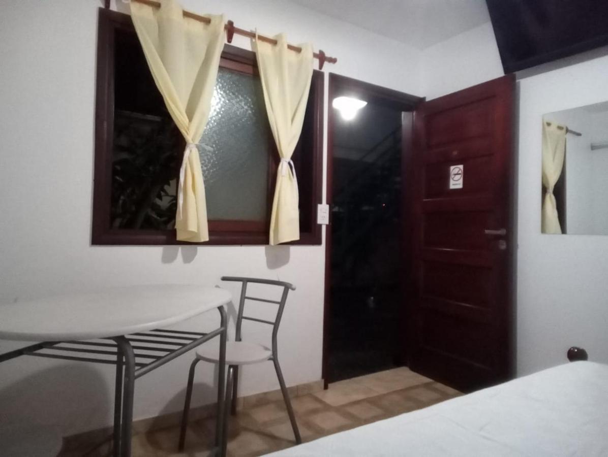 Residencial Santiago Habitaciones Hotel Bed & Break Fast โปซาดัส ภายนอก รูปภาพ