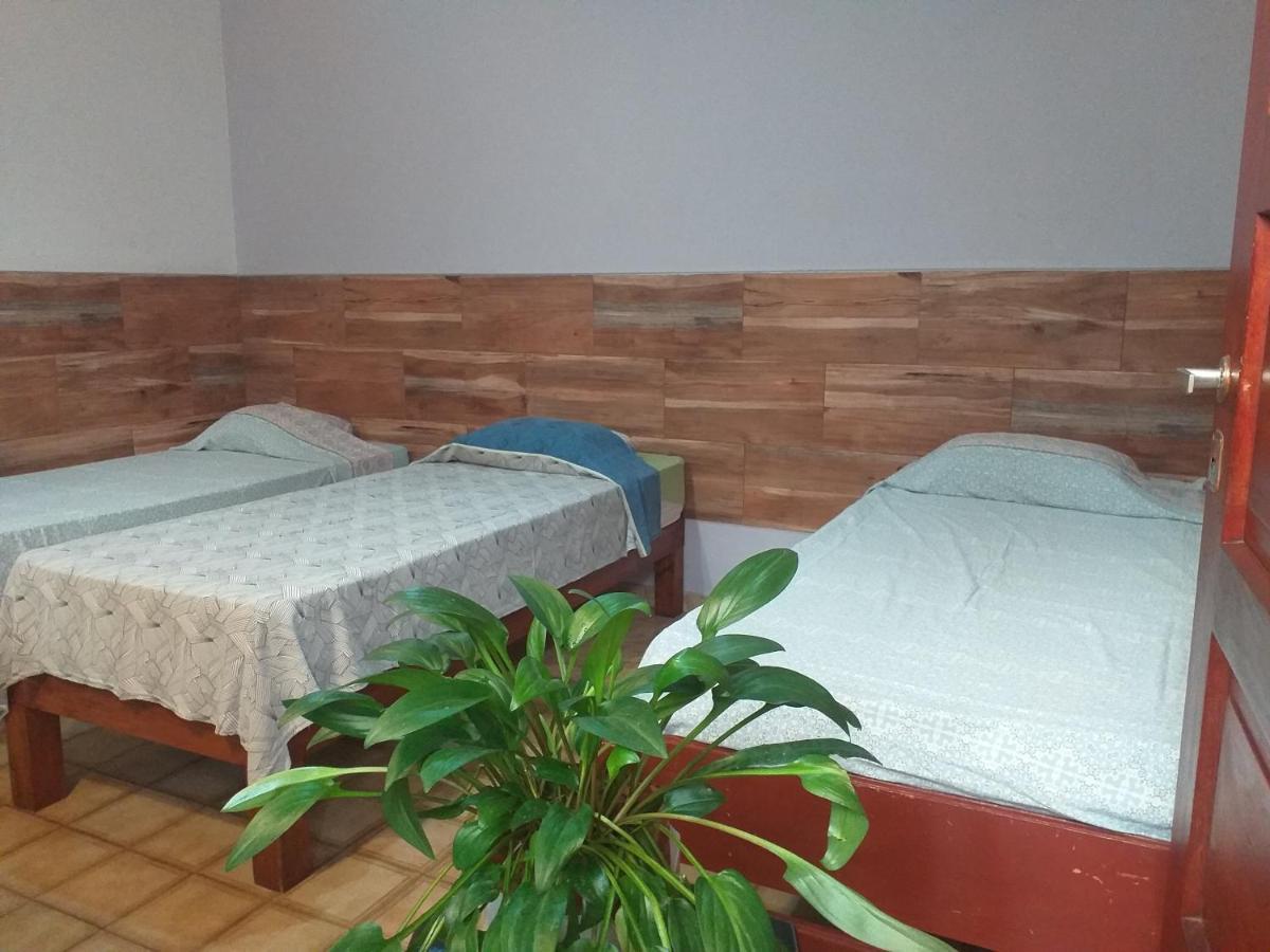 Residencial Santiago Habitaciones Hotel Bed & Break Fast โปซาดัส ภายนอก รูปภาพ