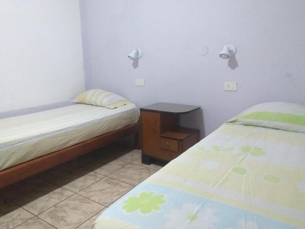 Residencial Santiago Habitaciones Hotel Bed & Break Fast โปซาดัส ภายนอก รูปภาพ