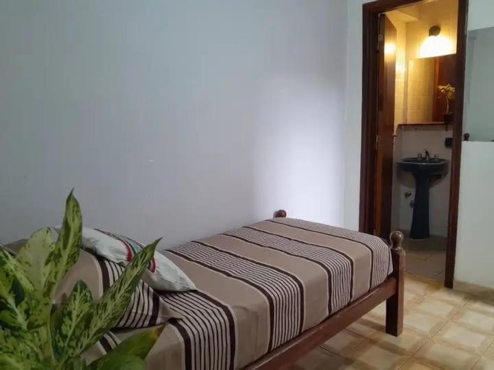 Residencial Santiago Habitaciones Hotel Bed & Break Fast โปซาดัส ภายนอก รูปภาพ