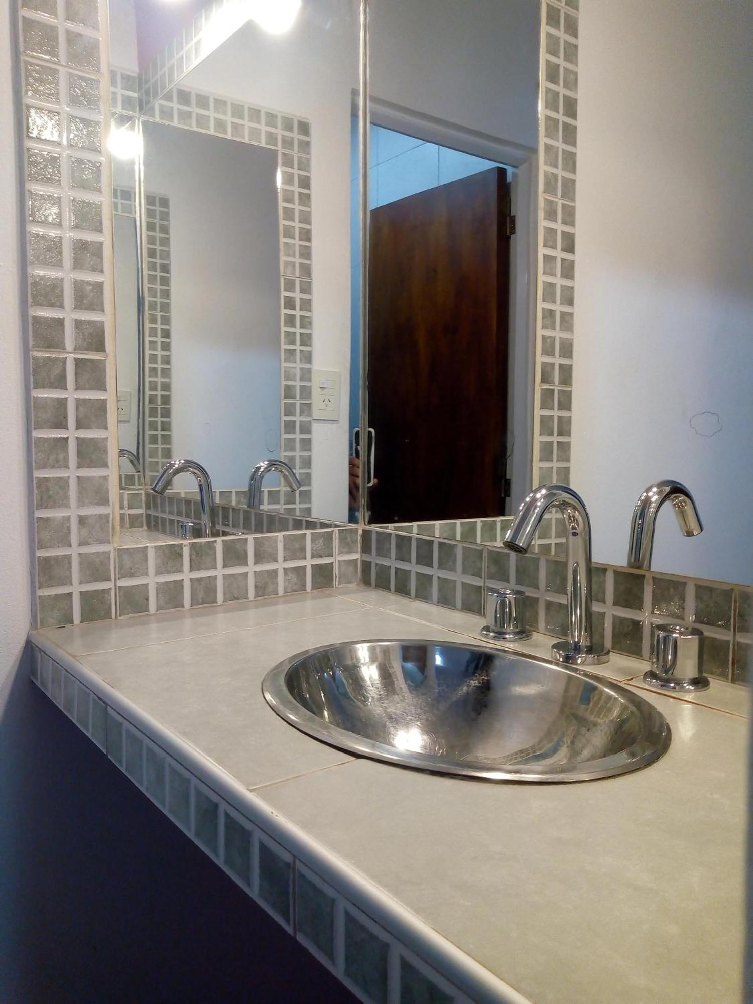 Residencial Santiago Habitaciones Hotel Bed & Break Fast โปซาดัส ภายนอก รูปภาพ