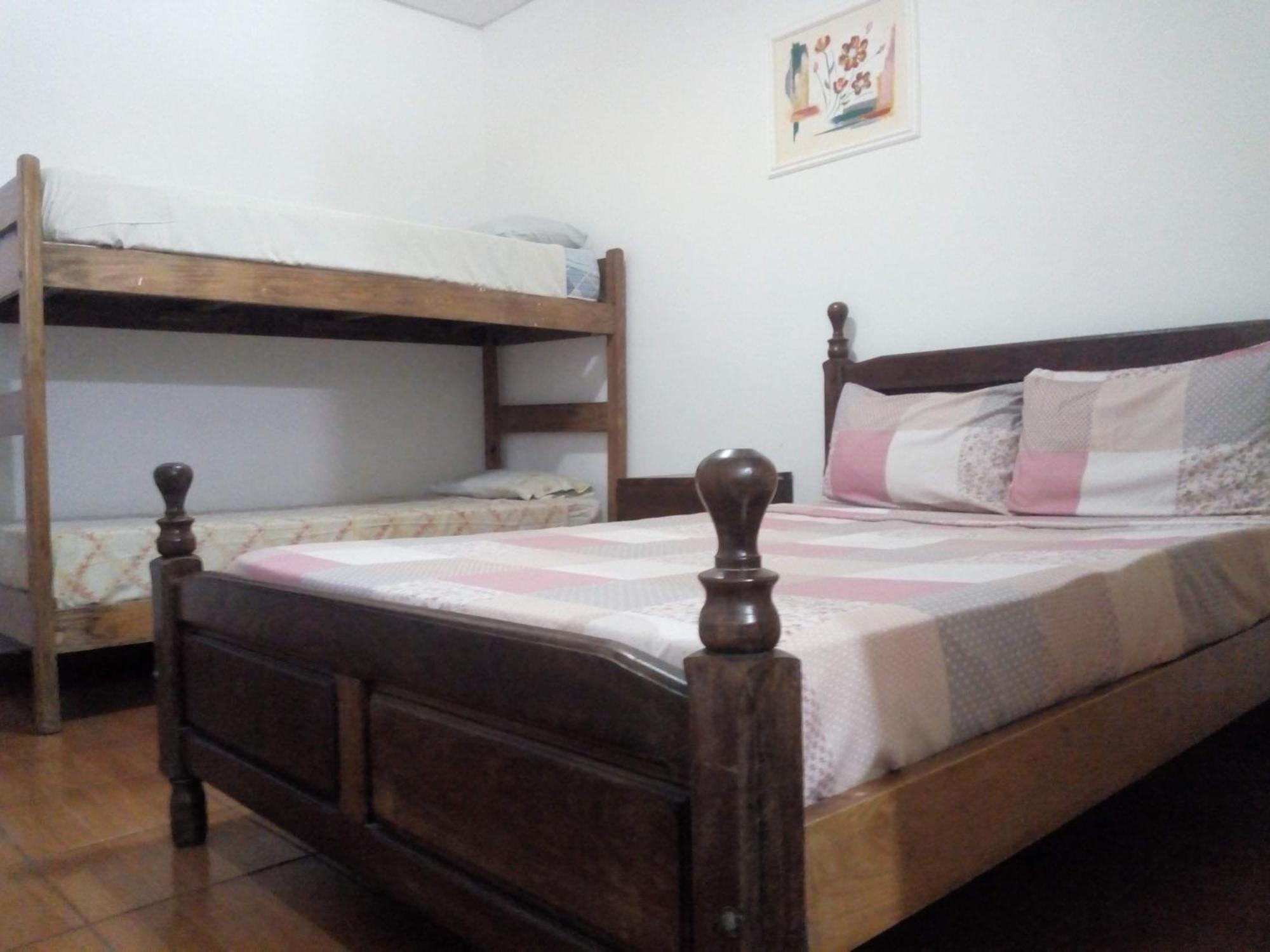 Residencial Santiago Habitaciones Hotel Bed & Break Fast โปซาดัส ภายนอก รูปภาพ